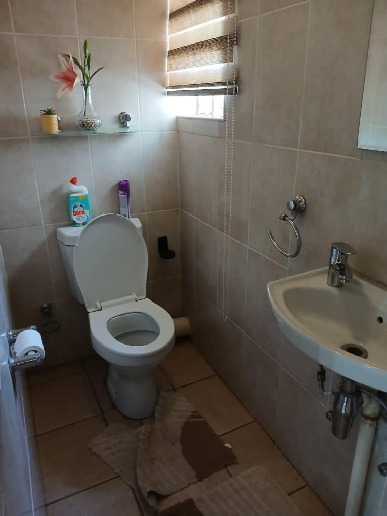The Haven Guesthouse Ezulwini Lobamba Esterno foto